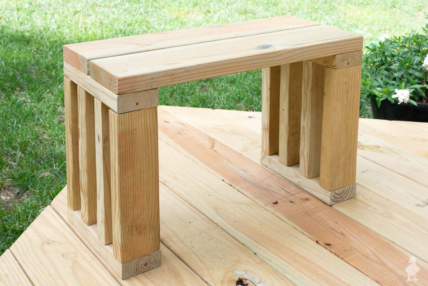 An Easy – and Cheap! – Garden Bench from Ugly Duckling House